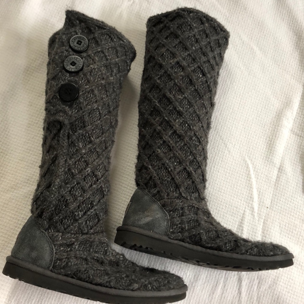 UGG Knitted Boots - Picture 2 of 5